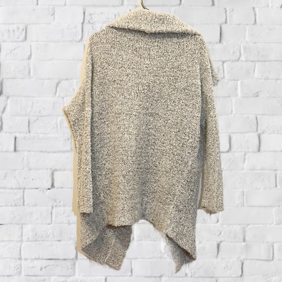 Cozy grey vest- size XS - Picture 3 of 4